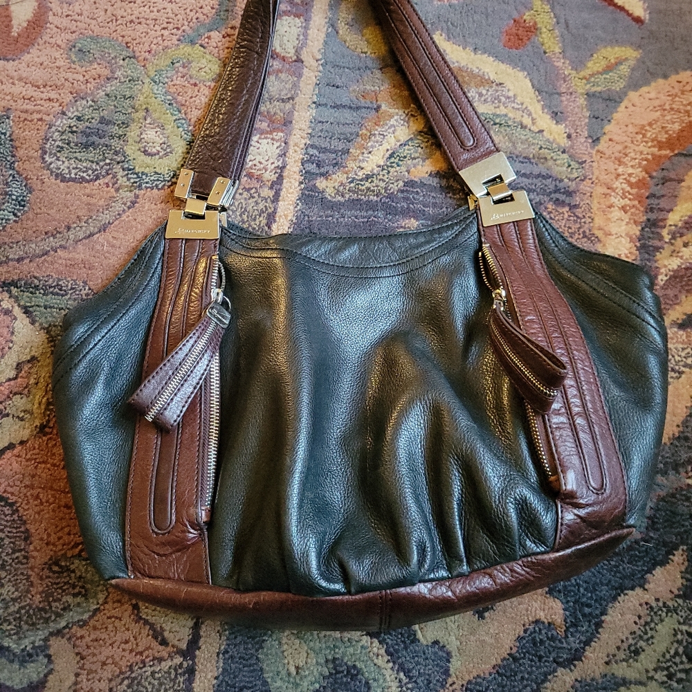 B Makowsky fine leather black and brown hobo style handbag used